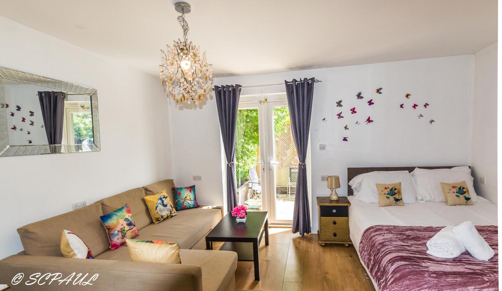 Private Free Parking Apartment